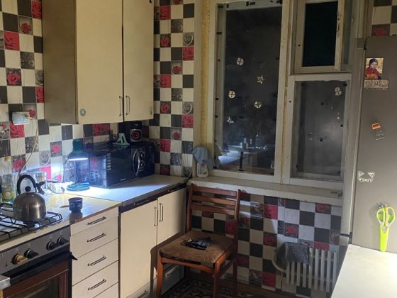 Продам 2-х кім. з меблями та технікою на 6-му районі Лозовая