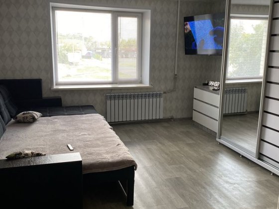 Продам квартиру в центрі міста. Лозовая