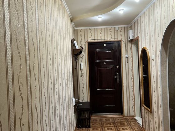 Продам 3-х кімнатну квартиру Лозовая