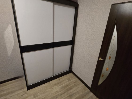 Продам квартиру (двушка) Лозовая