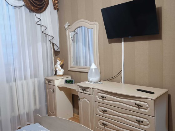 Продам свою 3 комнатную квартиру Лозовая