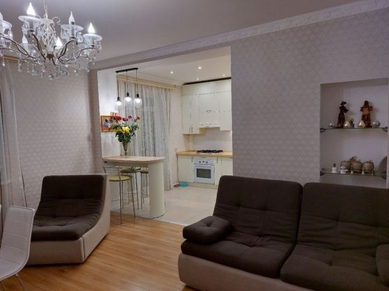 Продам квартиру центр города Марганець