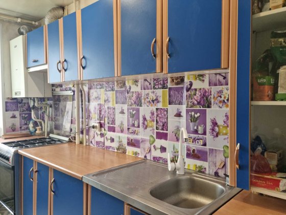 Срочно продам 3-х квартиру с автономным отоплением на 5-м микрорайоне Лозовая