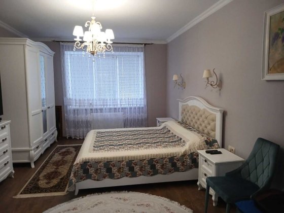 Продам 2 к.квартиру по вул. П.Мирного, 3 - 7 поверх Миргород