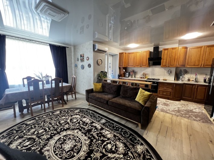 Продамо 4 кімнатну квартиру - фото 1