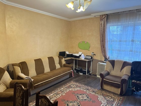 1к центр вул. Штефана Августина Мукачево