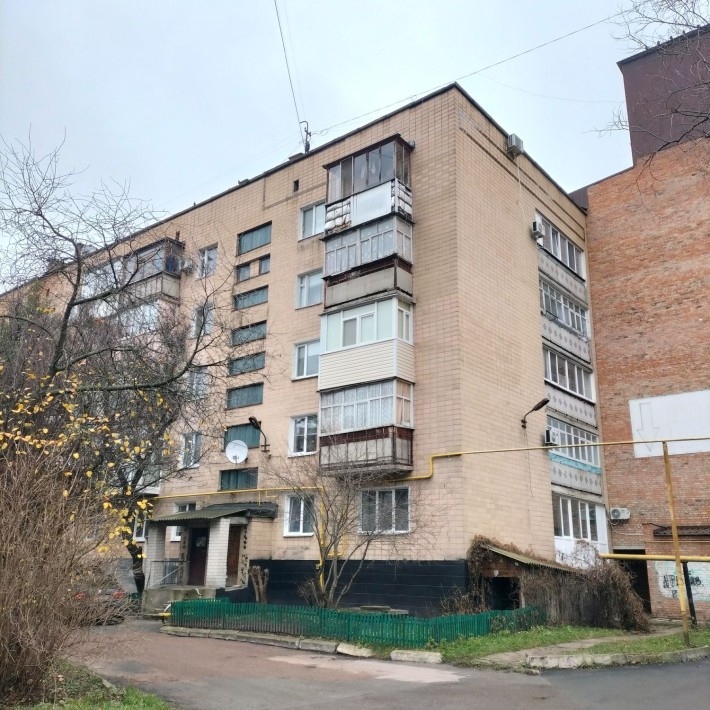 3х-кімн. покращена в центрі м. Ніжина (площа) - фото 1