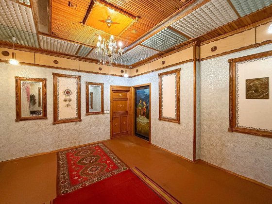 Продаж квартири 75 м2 на "стометрівці". Сталінка Нововолынск