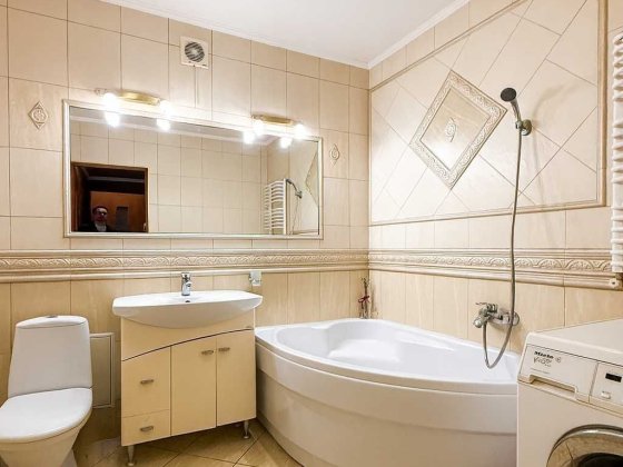 Продається 4 кімнатна квартира з автономним опаленням та ремонтом Нововолынск