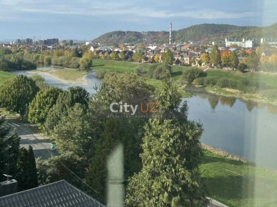 Продається видова квартира у Мукачеві Мукачеве