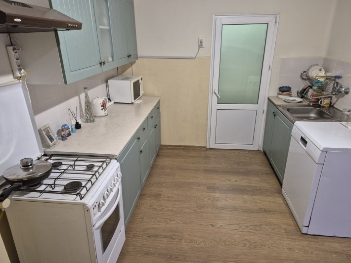 Продаж 3 кімнатной квартири тихому центрі з ділянкою. - фото 1