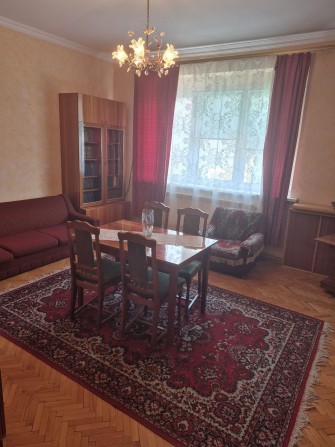 Продаж 3 кімнатной квартири з гаражем в тихому центрі. - фото 1