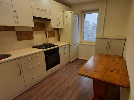 Продам 2-к квартиру з ремонтом у центрі Самар