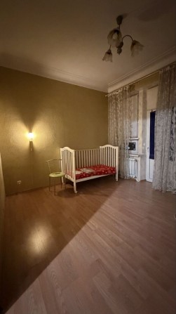 ПРОДАМ 1-кімнатну квартиру в центрі міста - фото 1