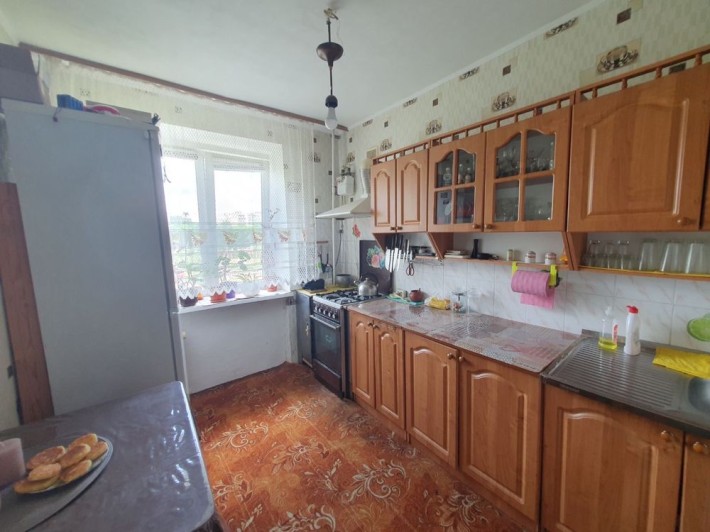 Продаж 4х кімнатної в гарній локації !!! - фото 1