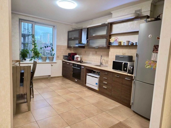 Продаж 3К з ремонтом  Обухів вул.Академічна 104 м2 - фото 1