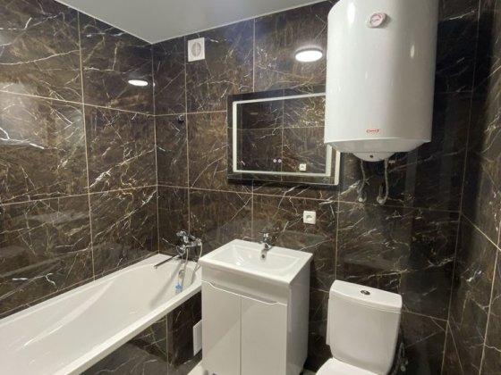 Продам двухкомнатную квартиру с евроремонтом в кирпичном доме Самар