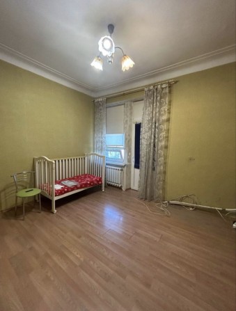 Продам 1 кімнатну квартиру в центрі міста - фото 1