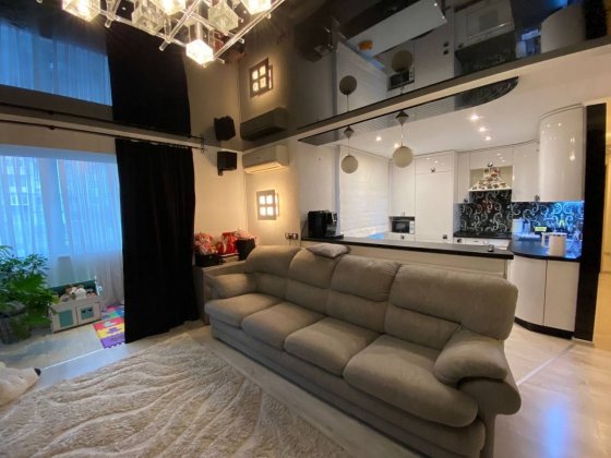 Продам 4х комнатную в центре Новомосковска без комисии% Самар