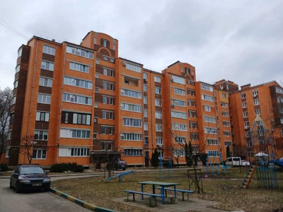 Продам 3к квартиру 98 кв. м Ромны