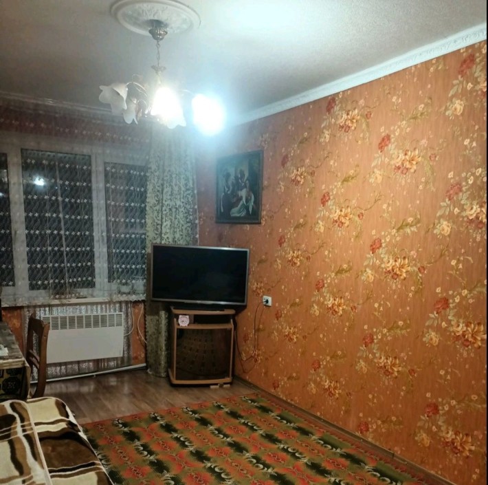 Продаётся трёхкомнатная квартира - фото 1