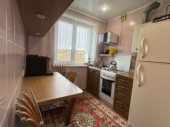 Дво кімнатна квартра район 40 років , у дуже гарному стані . - фото 1