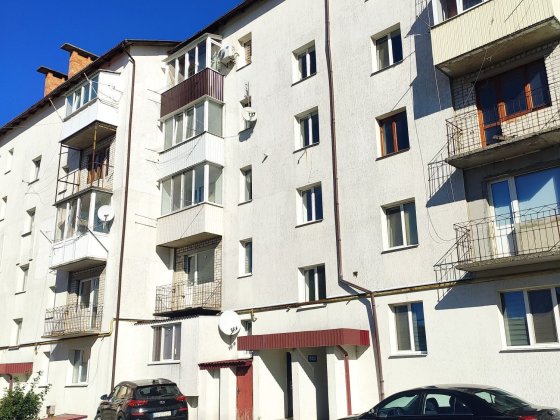 Продається 4-х кімнатна квартира 120м2, центр міста, 3 поверх, середин Славута