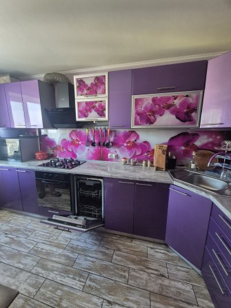 Продам 4 ком квартиру в центре города - фото 1