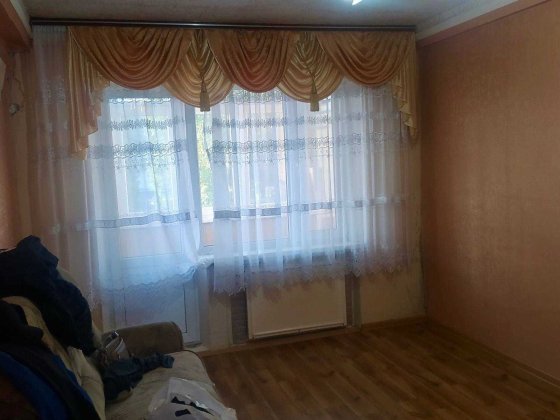 Продам дво-кімнатну квартиру Павлоград, Ливмаш Павлоград