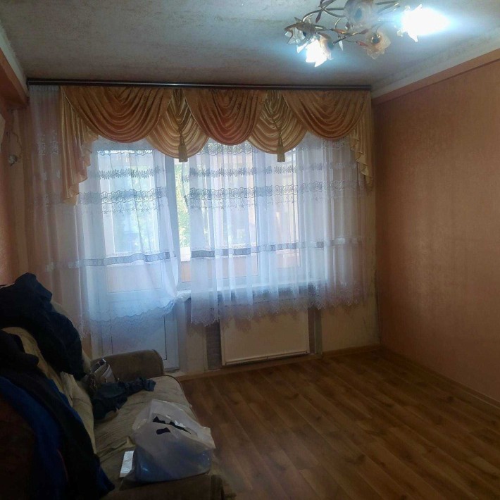 Продам дво-кімнатну квартиру Павлоград, Ливмаш - фото 1