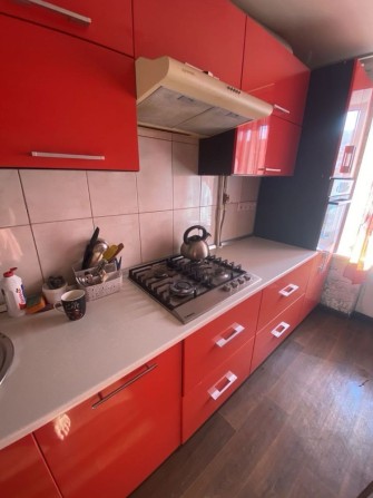 Продам 3 кімнатну квартиру в центрі міста з ремонтом - фото 1