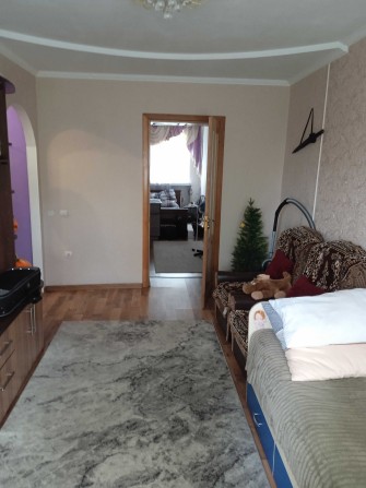 продам 2-х кімнатну квартиру в цетрі м. Старокостянтинів - фото 1