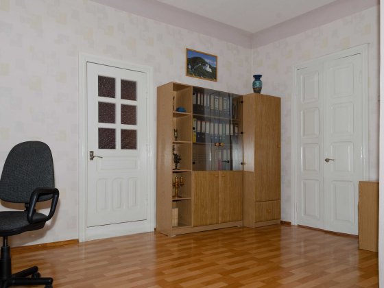 Двухкомнатная квартира, центр города, сталинка,  второй этаж. Слов'янськ