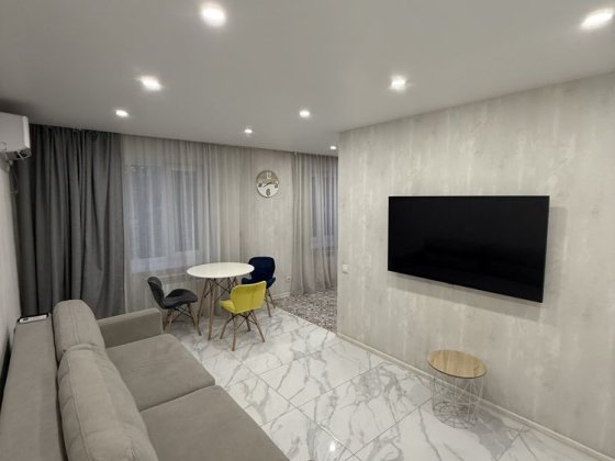 Продается 2 комнатная квартира. Новый ремонт. Центр. Славянск. Славянск