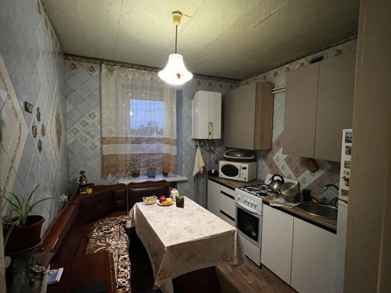 Продається трикімнатна квартира Умань