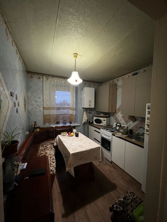 Продається трикімнатна квартира - фото 1