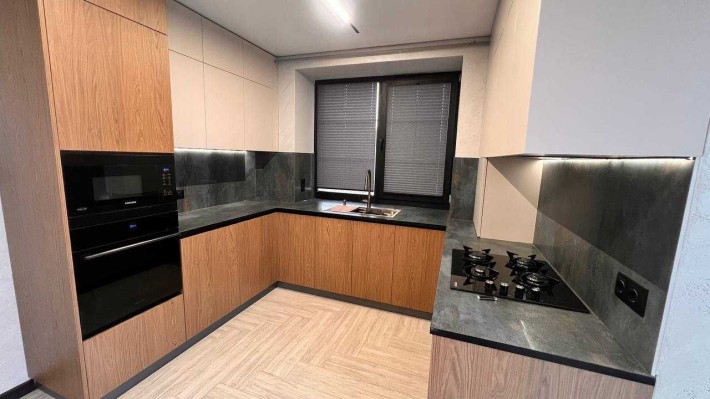 продам 2 к  квартиру ЖК Амстердам - фото 1