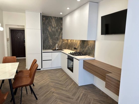 1к з дизайнерським ремонтом є тепла підлога.Усе залишається!38282 Хмельницький