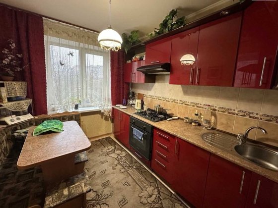 Продам неймовірно простору  3к квартиру на вул. ПРИБУЗЬКІЙ Хмельницкий