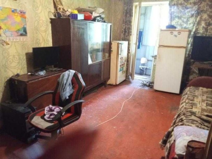 Продам квартиру под ремонт - фото 1