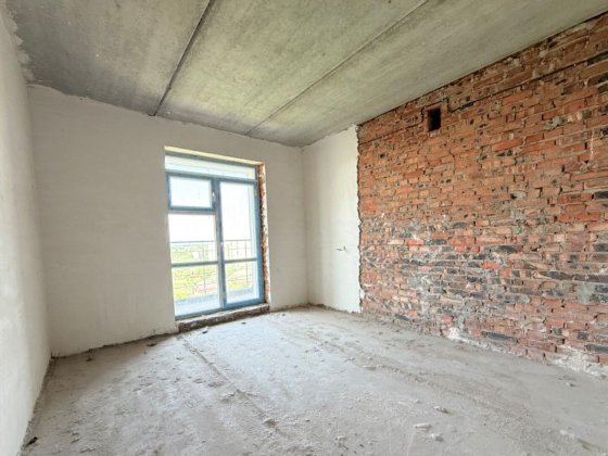 Простора 2к видовий поверх. Двір закритий, багато паркомісць 39197 Хмельницкий