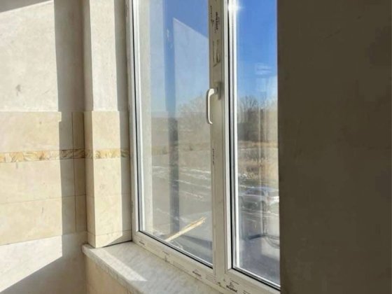 Трикімнатна квартира на другому поверсі Шептицький