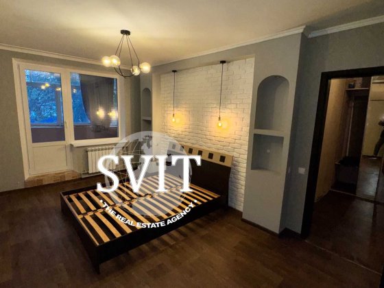 У продажу 1-кімнатна квартира в Чугуєві (покращене планування) Чугуїв