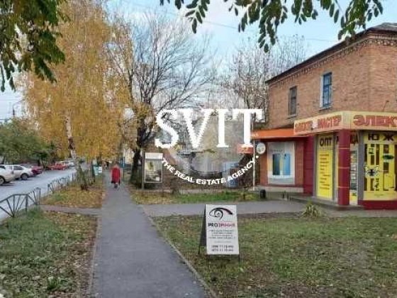 Продам 2 к.кв у Чугуєві (центр) навпроти ринку Чугуев