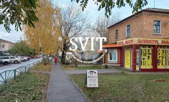 Продам 2 к.кв у Чугуєві (центр) навпроти ринку - фото 1