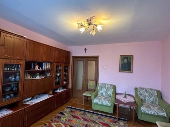 Продається чотирикімнатна квартира Шептицкий