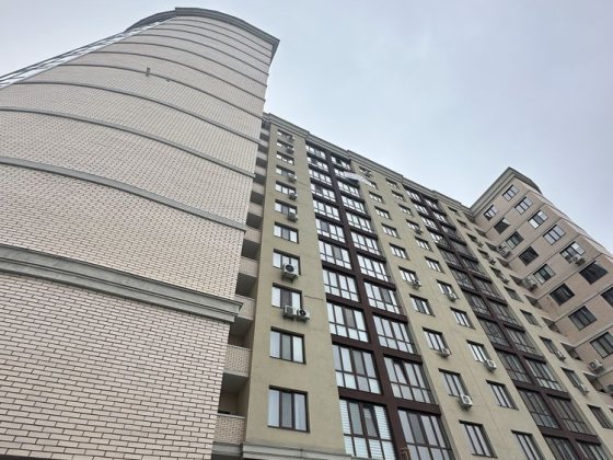 Продаж 2к квартири Центр !! 90.8 кв. м на вул. Староміська Хмельницький