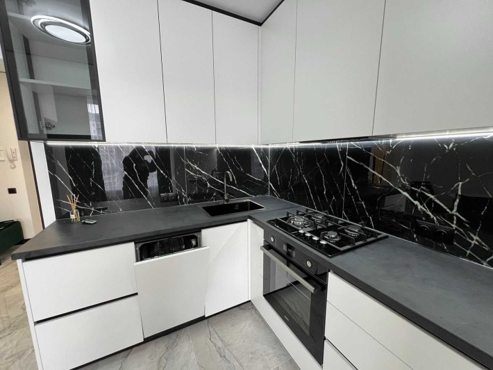 Продаж 1 к з якісним ремонтом Терміново - фото 1