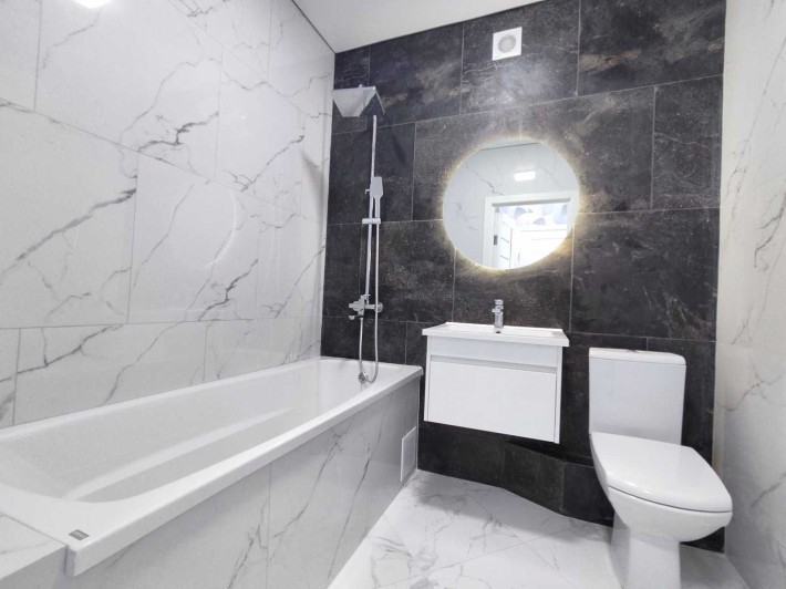 1к   Рауш, свіжий ремонт, середній поверх, не кутова! - фото 1