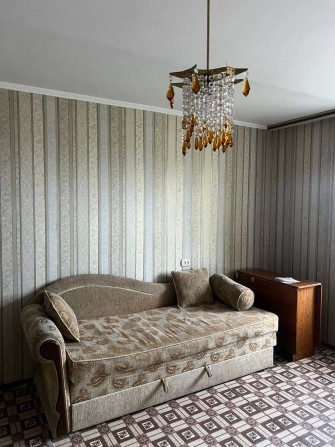 1к квартира, 37 кв.м,9/10,гарне розташування,будинок з цегли,не кутова - фото 1